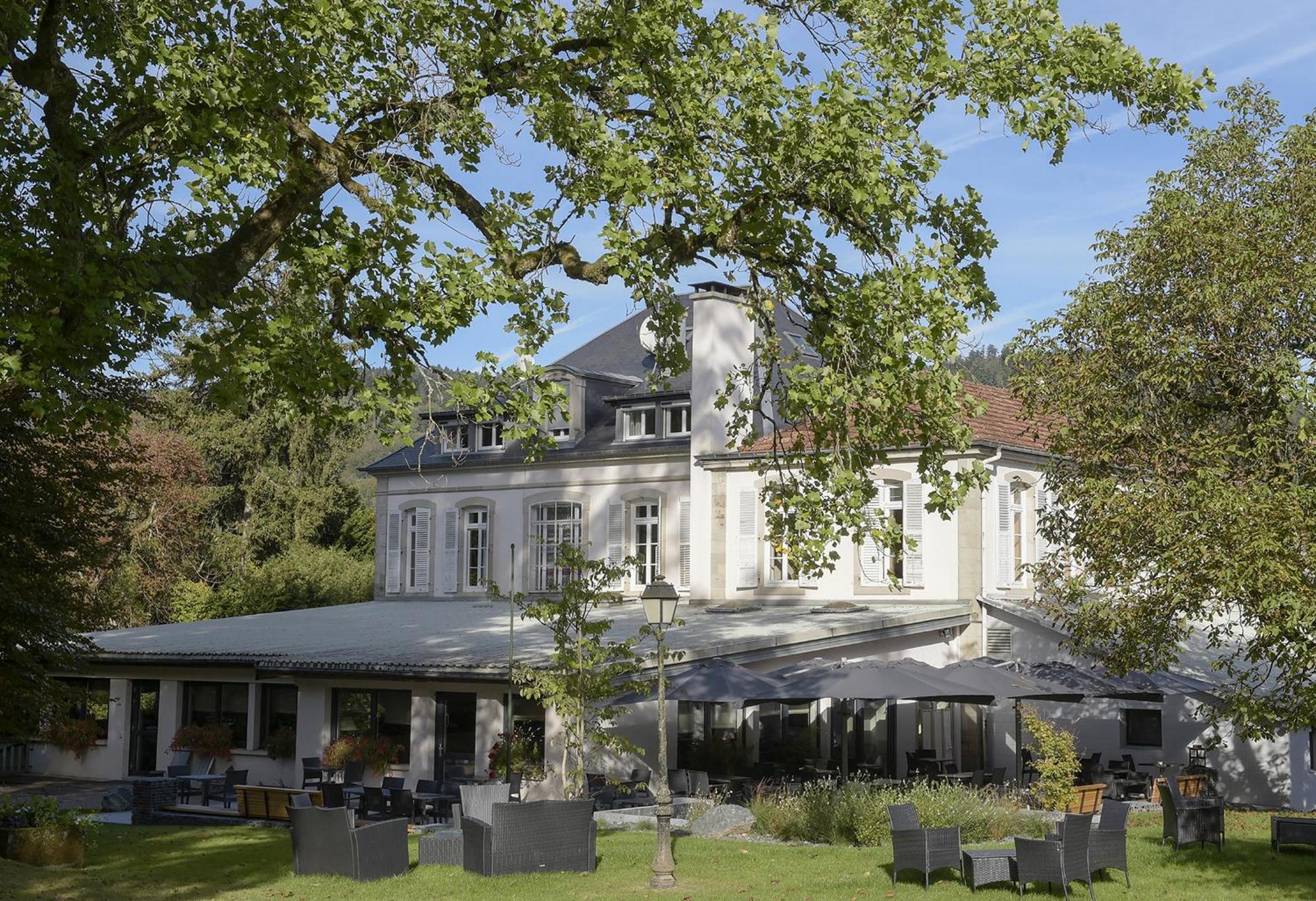 Logis La Residence Le Val-dʼAjol Екстериор снимка