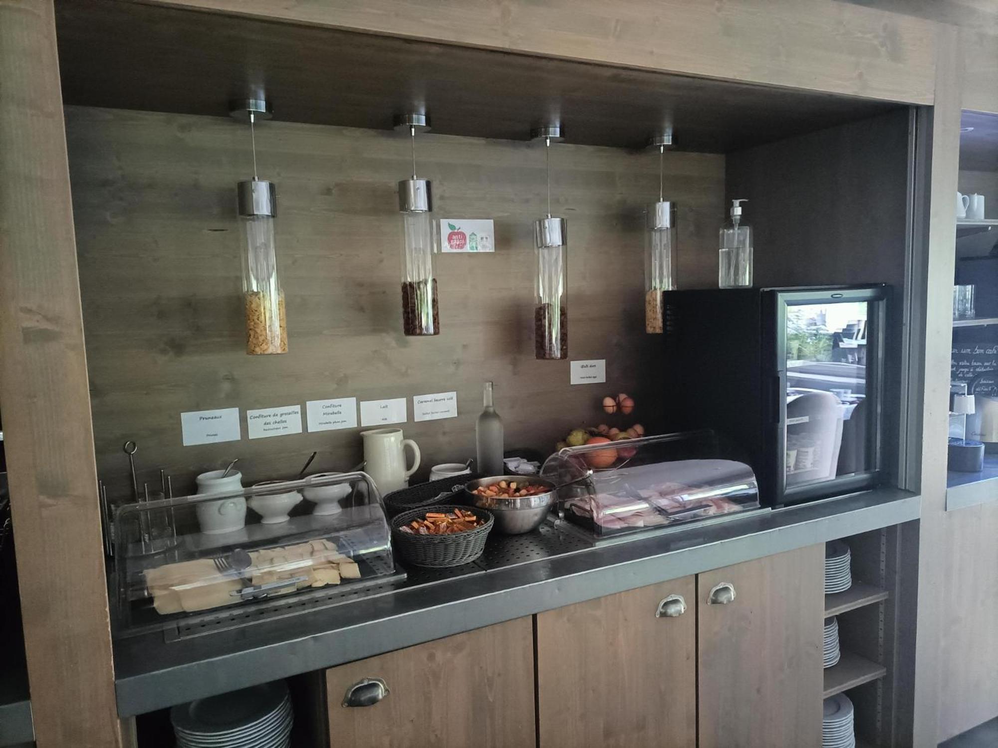 Logis La Residence Le Val-dʼAjol Екстериор снимка